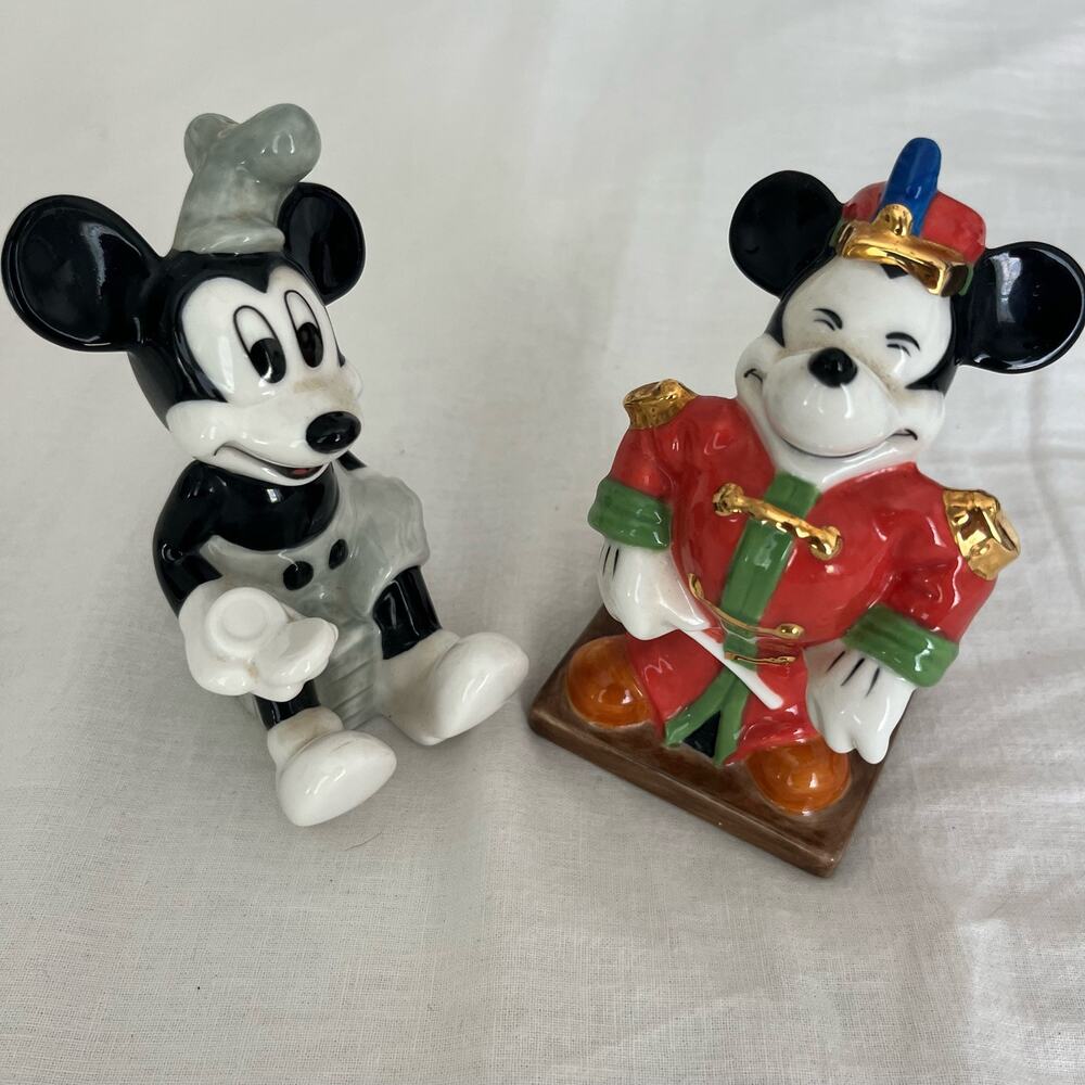 Mickey Salt & Pepper Shakers Steamboat Willie Conductor Paul Cardew Disney 2003